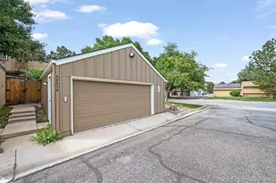 8862 E Amherst Dr, Denver, CO 80231 - Photo 23