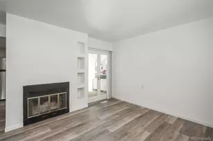 961 S Pitkin Ct, Aurora, CO 80017 - Photo 3