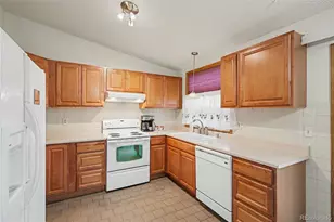1771 S Genoa Way, Aurora, CO 80017 - Photo 7