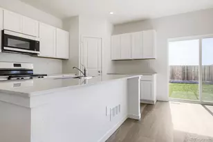 395 Wildflower Ct, Bennett, CO 80102 - Photo 3