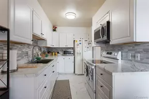 46 S Nome St, Aurora, CO 80012 - Photo 9