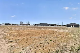 668 E Milt Dr, Pueblo, CO 81007 - Photo 7