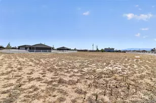 668 E Milt Dr, Pueblo, CO 81007 - Photo 5