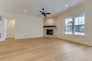 8942 S Riviera Way, Aurora, CO 80016 - Photo 5