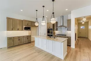 8942 S Riviera Way, Aurora, CO 80016 - Photo 9