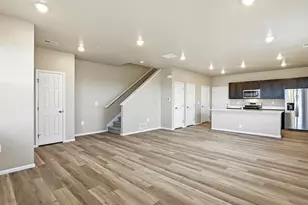 22155 E 7th Pl, Aurora, CO 80018 - Photo 11