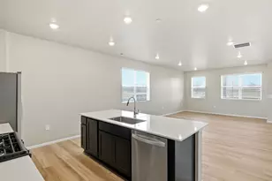 22155 E 7th Pl, Aurora, CO 80018 - Photo 9