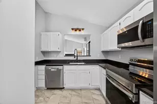 2284 S Kingston Ct, Aurora, CO 80014 - Photo 7