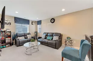 277 S Scottsburg Ct, Aurora, CO 80018 - Photo 13