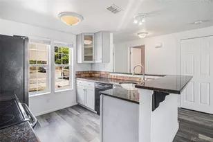 1534 S Ouray Cir, Aurora, CO 80017 - Photo 7