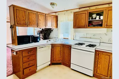 1801 W 92nd Avenue, Federal Heights, CO 80260 - Photo 5