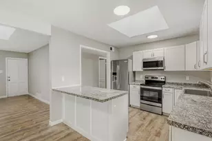 1067 Tucson St, Aurora, CO 80011 - Photo 9