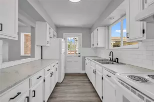 129 Eaton Ct, Lakewood, CO 80226 - Photo 9