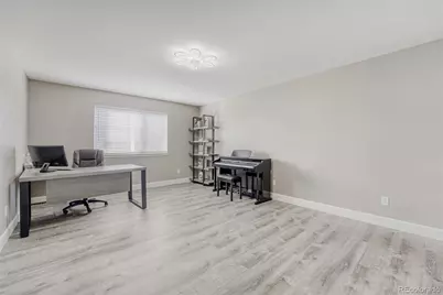 6331 N Dunkirk Court, Aurora, CO 80019 - Photo 9