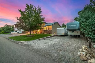 8705 S Yarrow St, Littleton, CO 80128 - Photo 3