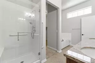 8262 E 55th Pl, Denver, CO 80238 - Photo 19