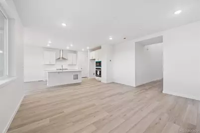 9217 Truckee Court, Commerce City, CO 80022 - Photo 7