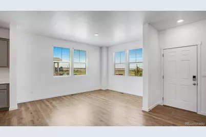 323 N Bersshine Street, Watkins, CO 80137 - Photo 9
