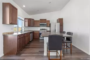 5571 Killarney St, Denver, CO 80249 - Photo 3