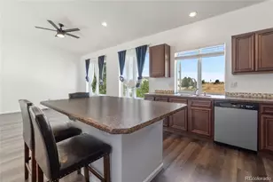 5571 Killarney St, Denver, CO 80249 - Photo 7