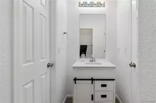 5571 Killarney St, Denver, CO 80249 - Photo 15