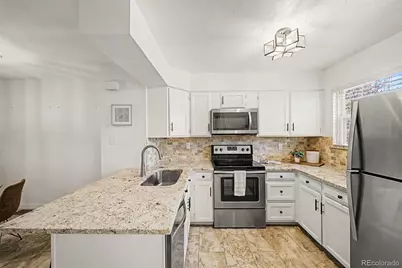 8066 S Columbine Court, Centennial, CO 80122 - Photo 11