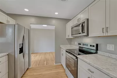 408 Scranton Street, Aurora, CO 80011 - Photo 7