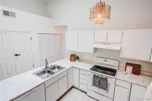 2812 W Centennial Dr, Littleton, CO 80123 - Photo 9
