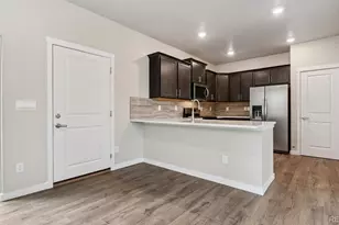 730 N Shawnee St, Aurora, CO 80018 - Photo 11