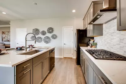 46430 Heritage Avenue, Bennett, CO 80102 - Photo 7
