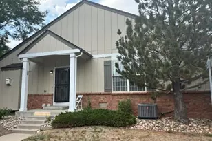 847 S Evanston Cir, Aurora, CO 80012 - Photo 3