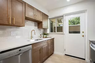 549 Detroit St, Denver, CO 80206 - Photo 3