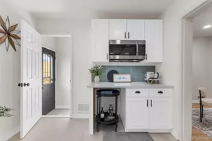 2960 Poplar St, Denver, CO 80207 - Photo 9