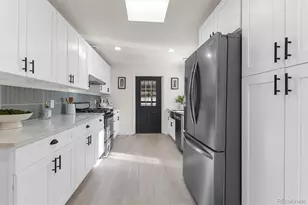 2960 Poplar St, Denver, CO 80207 - Photo 7