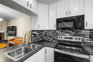 8198 S Columbine Ct, Centennial, CO 80122 - Photo 9