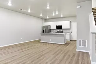 22163 E 7th Pl, Aurora, CO 80018 - Photo 11