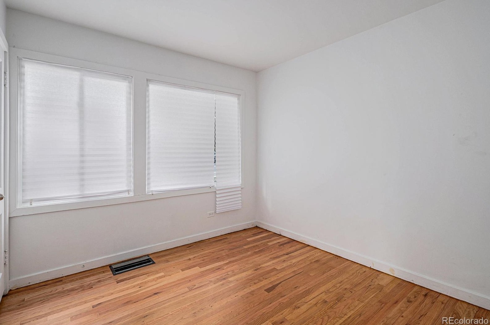 10525 Montview Blvd, Denver CO  80010-2334 exterior