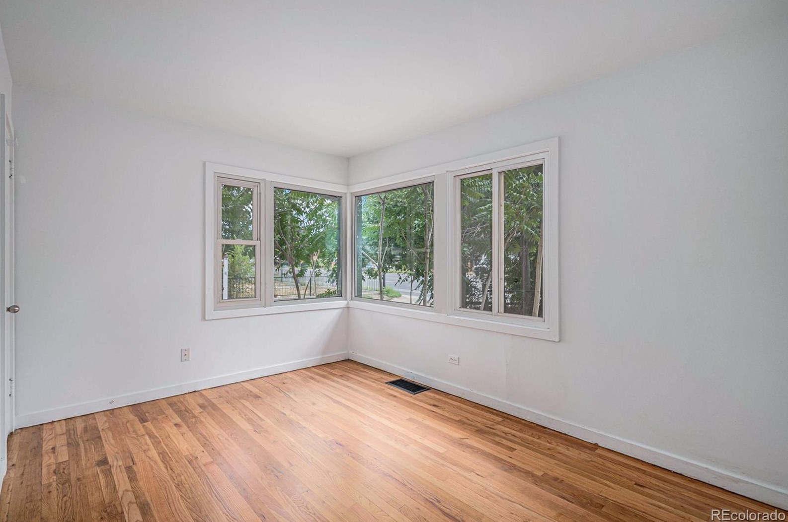 10525 Montview Blvd, Denver CO  80010-2334 exterior