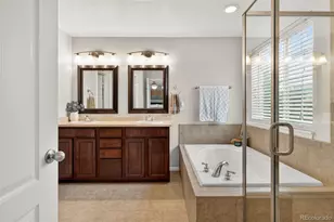 7151 S Oak Hill Cir, Aurora, CO 80016 - Photo 17