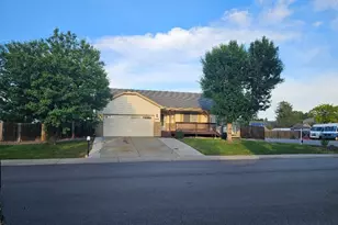 808 Idalia St, Aurora, CO 80011 - Photo 1