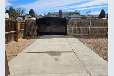 808 Idalia Street, Aurora, CO 80011 - Photo 23