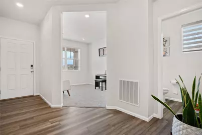 9248 Salida, Commerce City, CO 80022 - Photo 3