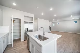 22382 E 38th Pl, Aurora, CO 80019 - Photo 5