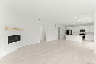 24281 E 40th Ave, Aurora, CO 80019 - Photo 9