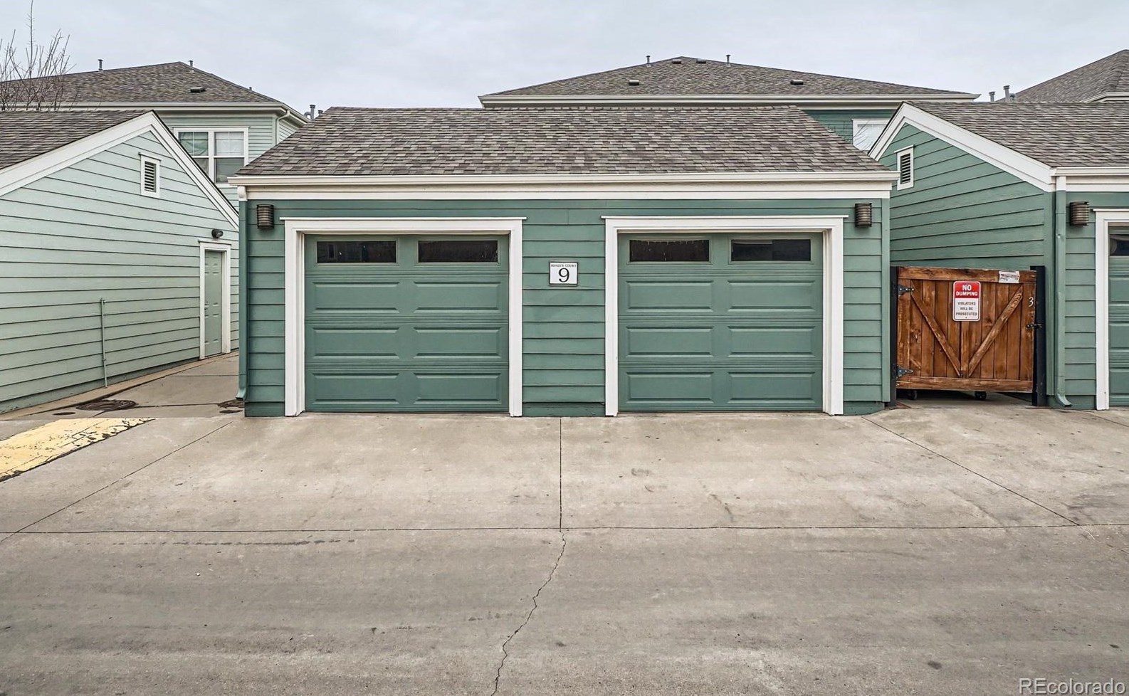 2743 Roslyn St, Denver CO  80231-6050 exterior
