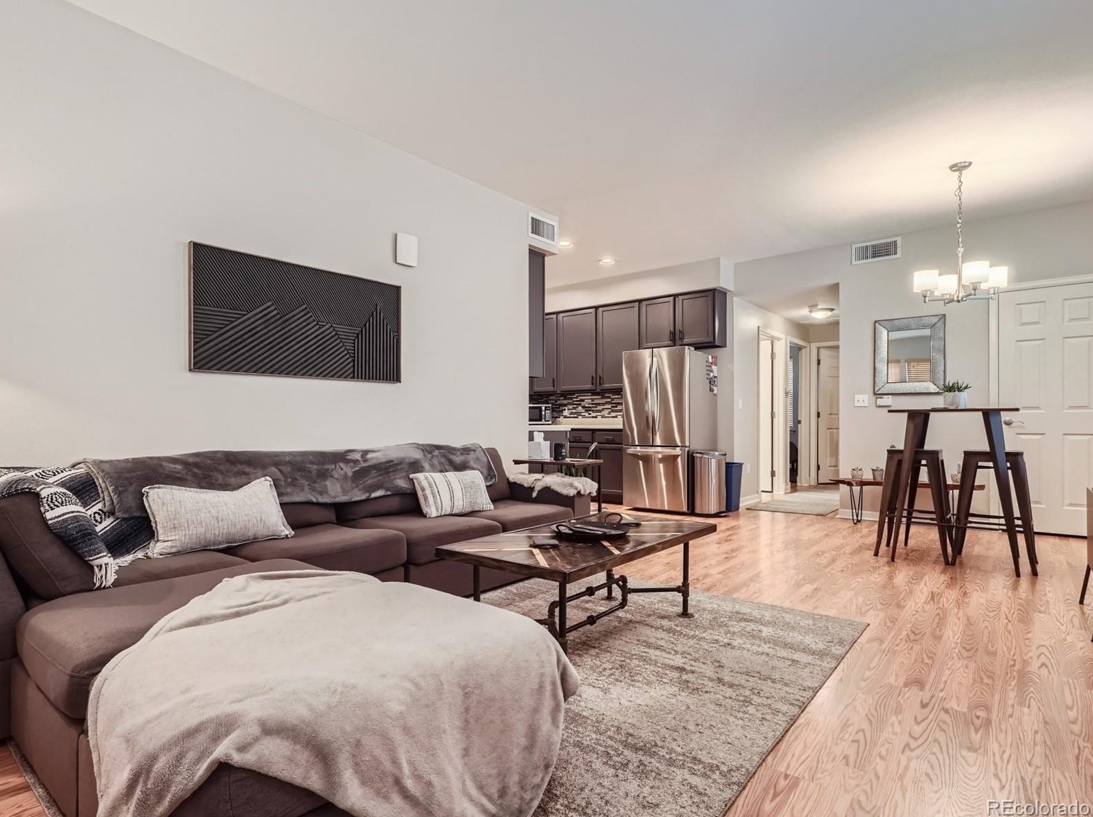 2743 Roslyn St, Denver CO  80231-6050 exterior