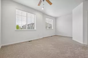 8925 E Phillips Dr, Centennial, CO 80112 - Photo 27