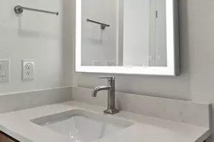 2060 S Holly St, Denver, CO 80222 - Photo 21