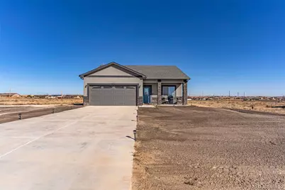 895 E Loma Drive, Pueblo, CO 81007 - Photo 1