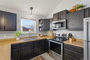 2805 W Davies Dr, Littleton, CO 80120 - Photo 3